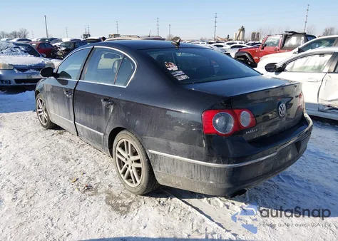 2008 Volkswagen Passat Lux z USA, uszkodzony, nr VIN WVWEK73C78E209992
